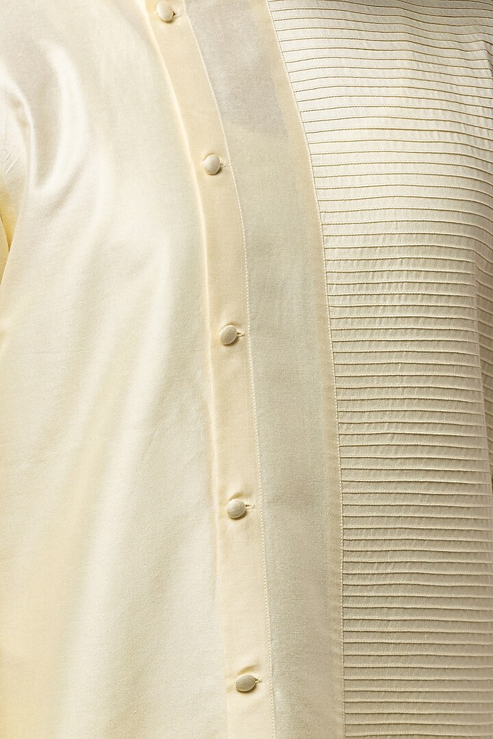 Pale Yellow Katan Silk Kurta Set by Medhavini Khaitan at Pernia's Pop Up Shop