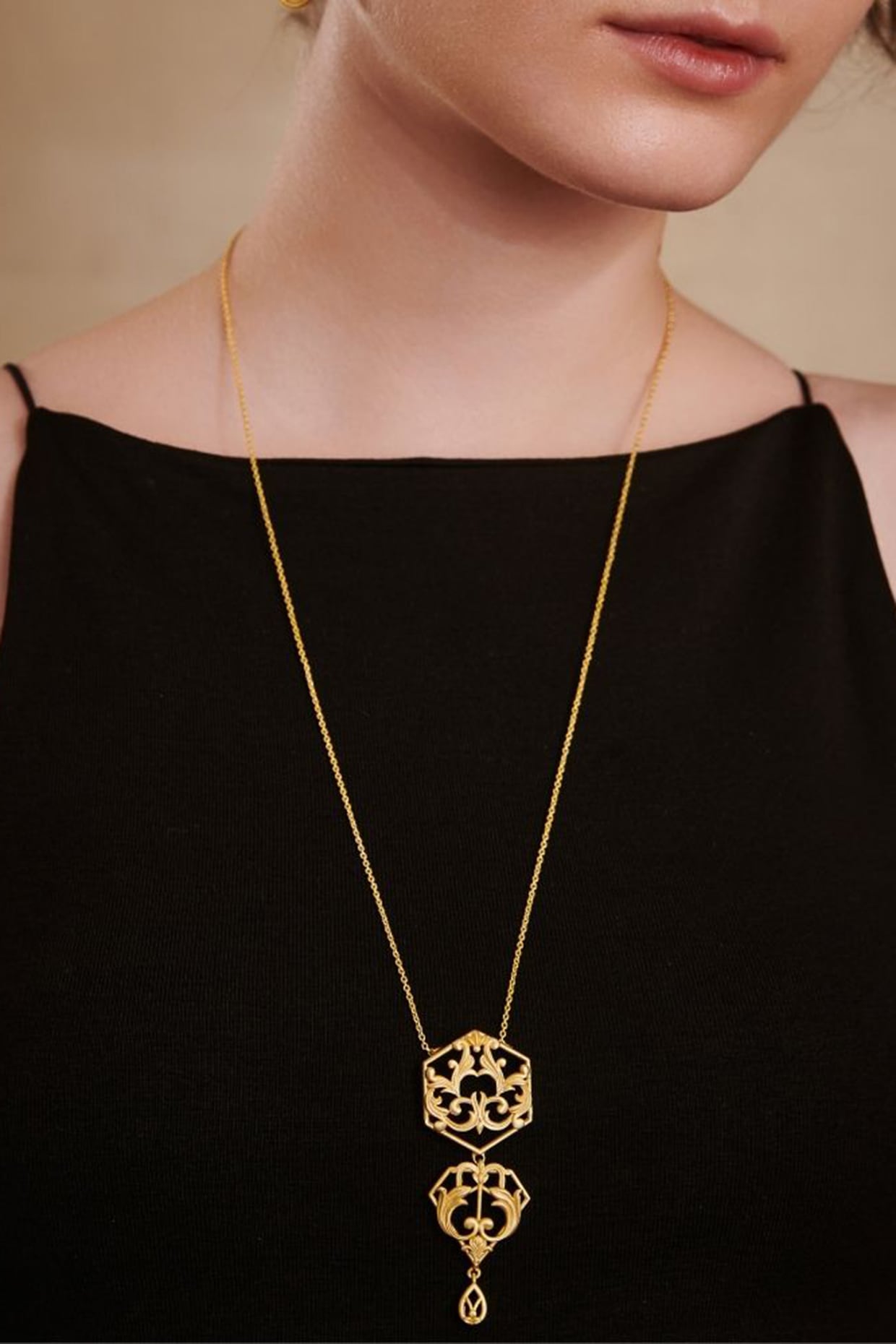【ALEXIA STAM】Floral Openwork Necklace Floral Openwork gold Necklace