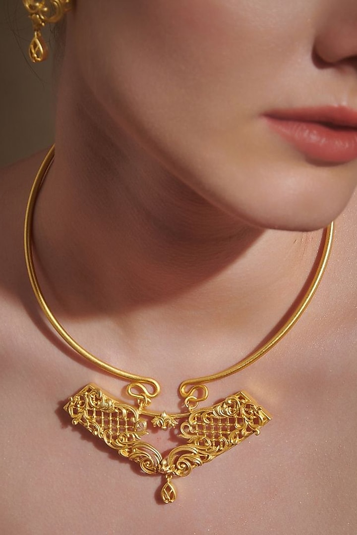 Gold Plated Openwork & Floral Pendant Necklace by Melrosia