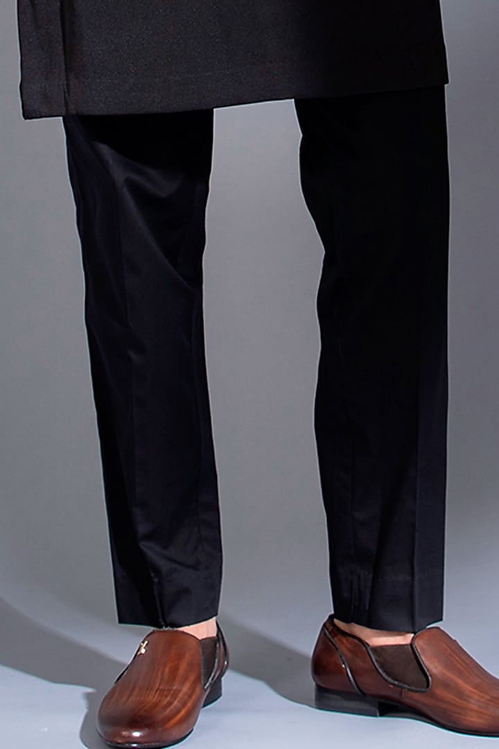 Black Crepe Lycra Kurta Set by Menero at Pernia's Pop Up Shop