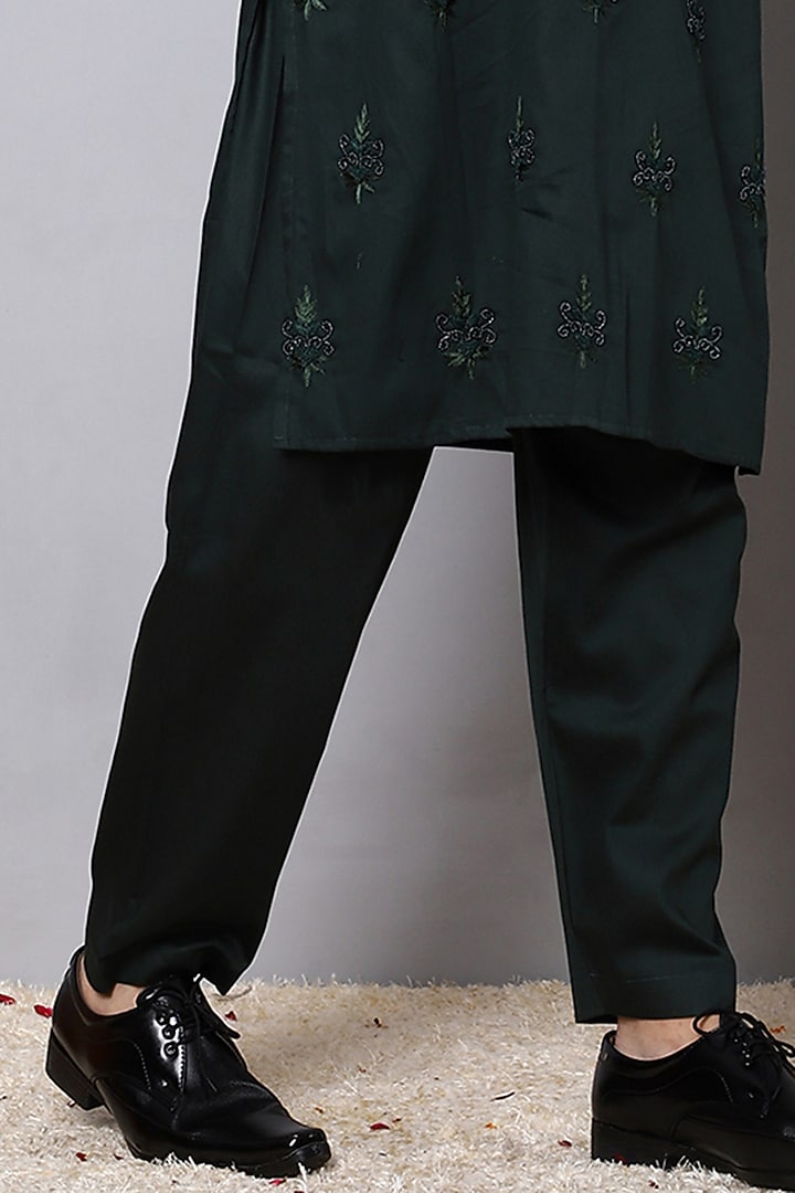 Bottle Green Pure Cotton Thread Embroidered Kurta Set by Menero at Pernia's Pop Up Shop