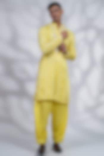 Yellow Cotton Silk & Pure Cotton Thread Hand Embroidered Kurta Set by Menero at Pernia's Pop Up Shop