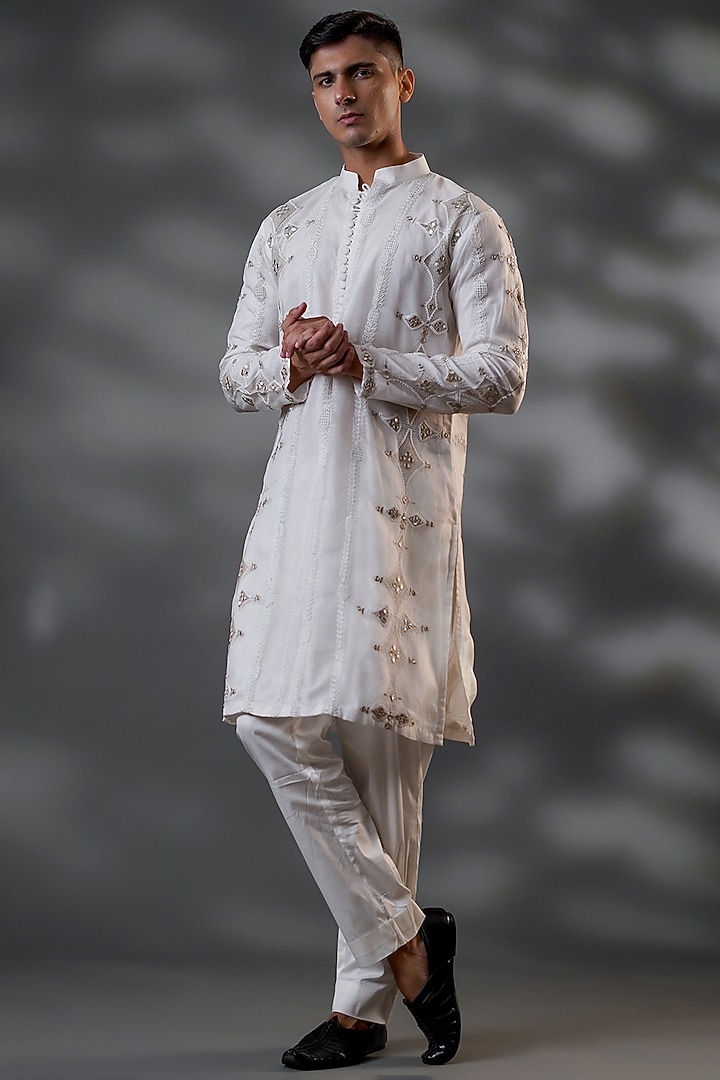 White Pure Organza & Pure Cotton Machine Embroidered Straight Kurta Set by Menero at Pernia's Pop Up Shop