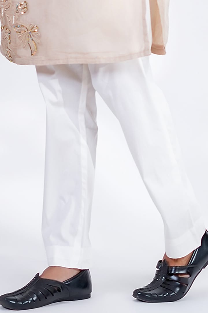 White Pure Organza & Pure Cotton Machine Embroidered Straight Kurta Set by Menero at Pernia's Pop Up Shop