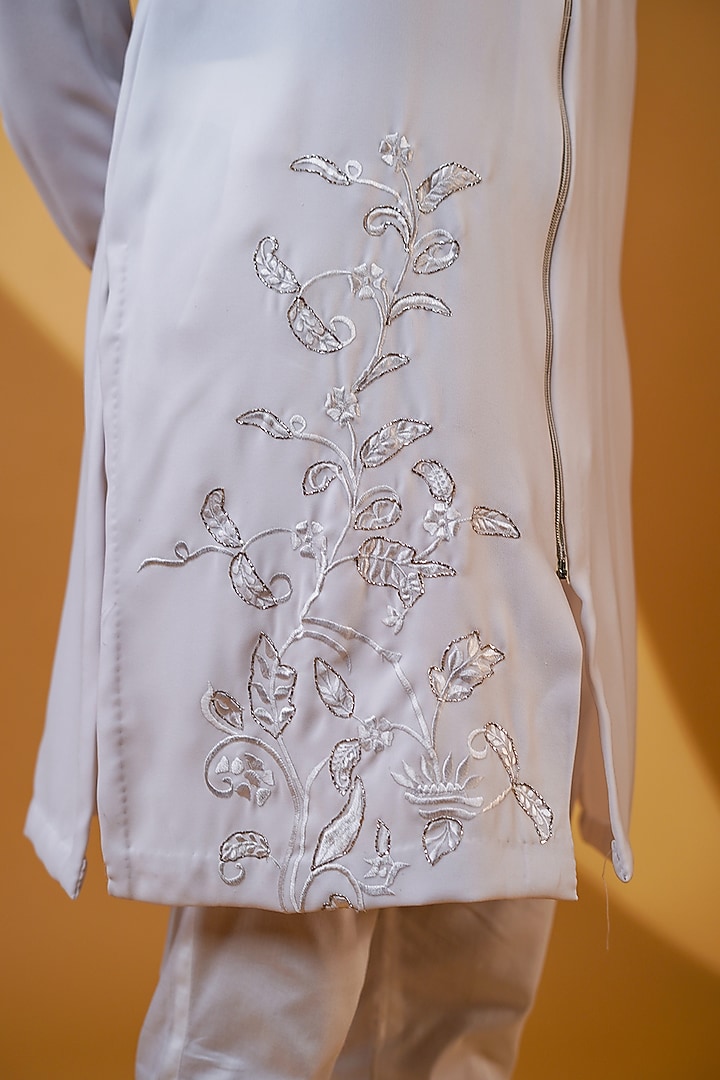White Pure Crepe Lycra & Cotton Dabka Machine Embroidered Straight Kurta Set by Menero at Pernia's Pop Up Shop