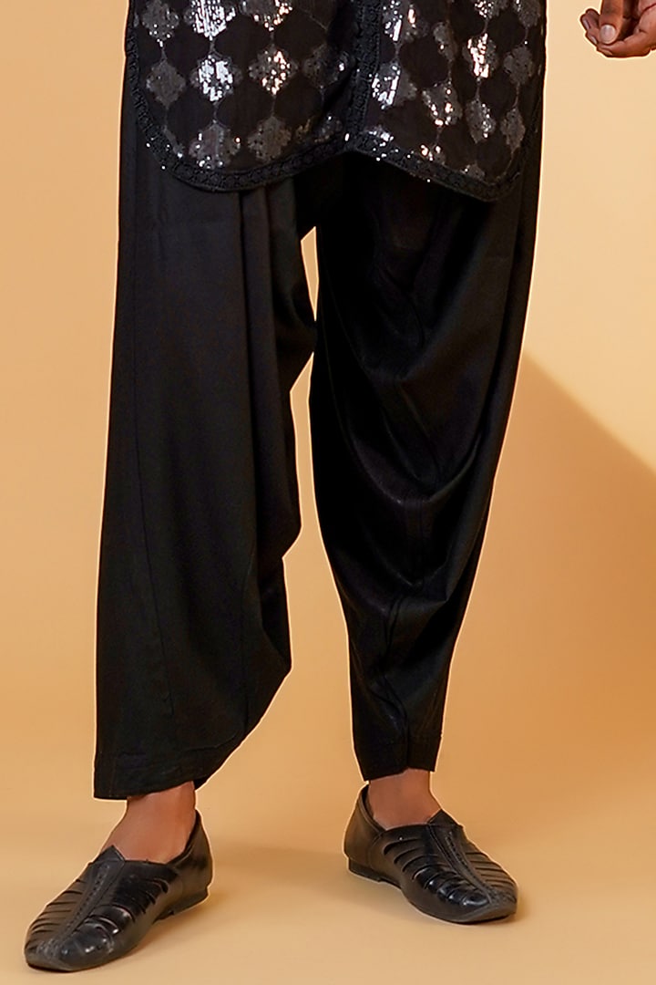 Black Georgette & Cotton Rayon Sequins Kurta Set by Menero at Pernia's Pop Up Shop