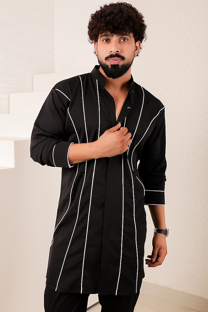 Black Pure Crepe Kurta Set by Menero at Pernia's Pop Up Shop