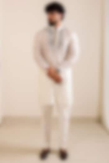 Off-White Chanderi Silk Mirror Embroidered Kurta Set by Menero at Pernia's Pop Up Shop