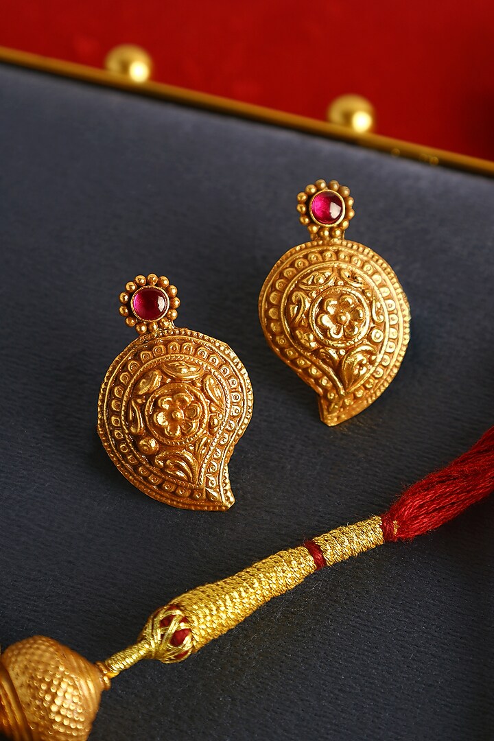 Gold Finish Kempstone Temple Necklace Set In Sterling Silver by Mero at Pernia's Pop Up Shop