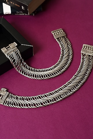 White Finish Temple Anklets In Sterling Silver (Set Of 2) by Mero