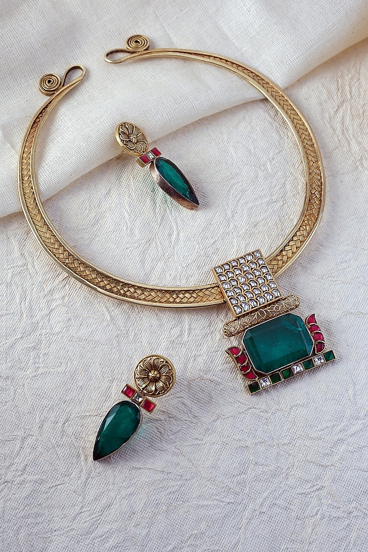 White Finish Kempstone & Kundan Polki Temple Hasli Necklace In Sterling Silver by Mero at Pernia's Pop Up Shop