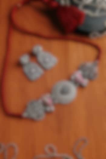 White Finish Pink Kundan Polki Temple Choker Necklace Set In Sterling Silver by Mero at Pernia's Pop Up Shop