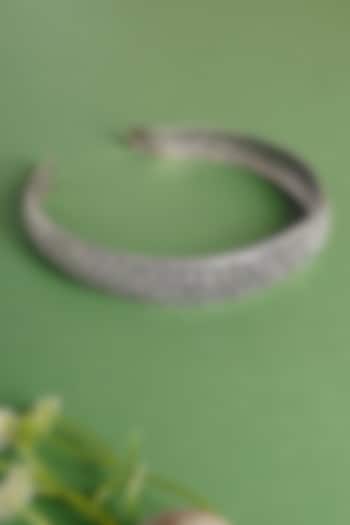 White Finish Floral Motif Hairband In Sterling Silver by Mero at Pernia's Pop Up Shop