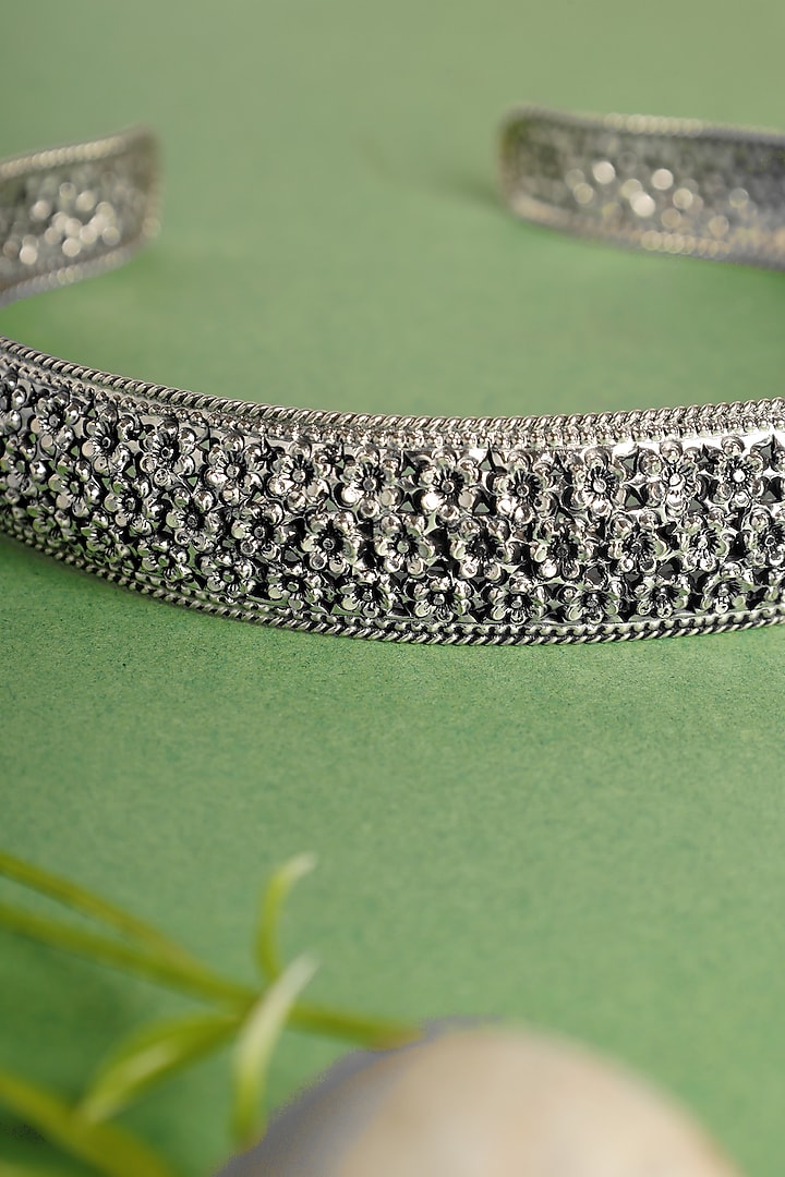 White Finish Floral Motif Hairband In Sterling Silver by Mero at Pernia's Pop Up Shop
