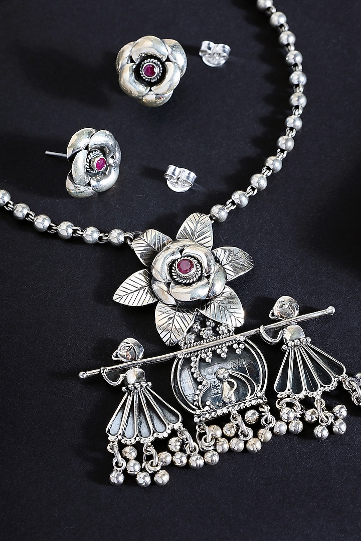 White Finish Floral Onyx Temple Necklace Set In Sterling Silver by Mero at Pernia's Pop Up Shop