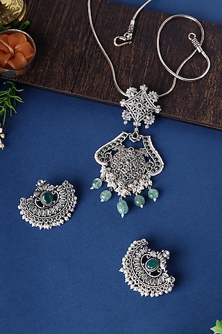 White Finish Green Kemp stone & Pearl Pendant Necklace Set In Sterling Silver by Mero