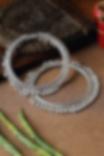 White Finish Ball Ghungroo Textured Leg Kada In Sterling Silver by Mero at Pernia's Pop Up Shop