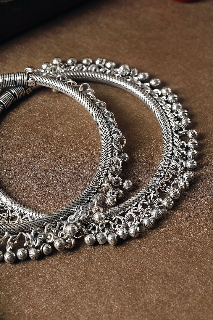 White Finish Ball Ghungroo Textured Leg Kada In Sterling Silver by Mero at Pernia's Pop Up Shop