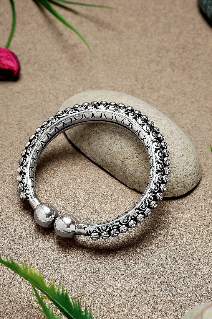 White Finish Chitai Temple Kada In Sterling Silver by Mero at Pernia's Pop Up Shop