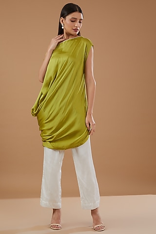 Green Satin One-Shoulder Kurta Set by MERAKI BY POONAM SSANYAA