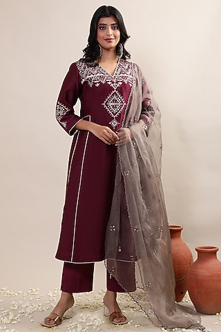 Burgundy Chanderi Embroidered Kurta Set by MERAKI BY POONAM SSANYAA