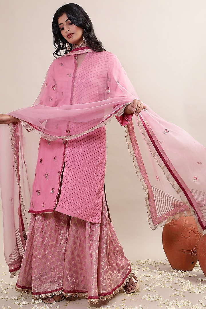 Pink Chanderi & Satin Embroidered Kurta Set by MERAKI BY POONAM SSANYAA