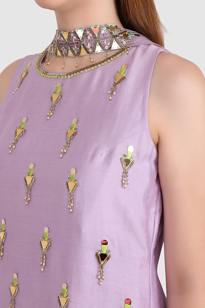 Lilac Dola Silk Embroidered Kurta Set by Meraki By Rachna at Pernia's Pop Up Shop