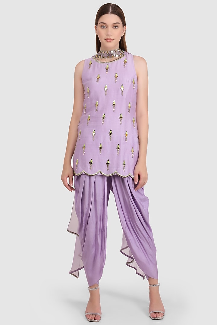 Lilac Dola Silk Embroidered Kurta Set by Meraki By Rachna at Pernia's Pop Up Shop