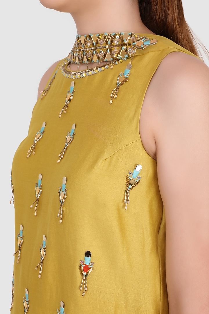Yellow Dola Silk Embroidered Kurta Set by Meraki By Rachna at Pernia's Pop Up Shop