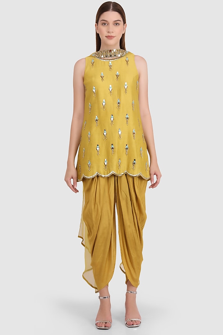 Yellow Dola Silk Embroidered Kurta Set by Meraki By Rachna at Pernia's Pop Up Shop