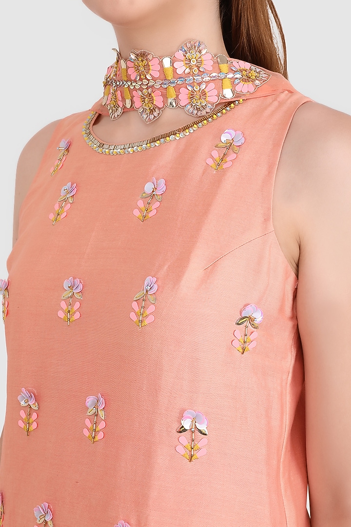 Peach Dola Silk Embroidered Kurta Set by Meraki By Rachna at Pernia's Pop Up Shop