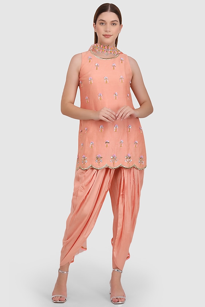 Peach Dola Silk Embroidered Kurta Set by Meraki By Rachna at Pernia's Pop Up Shop