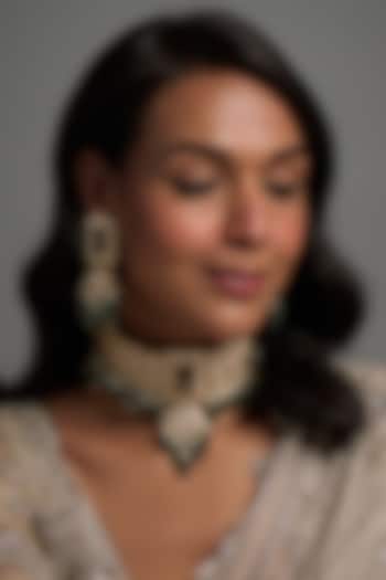 Two Tone Finish Kundan Polki & Emerald Choker Necklace Set by Mesh Artisan