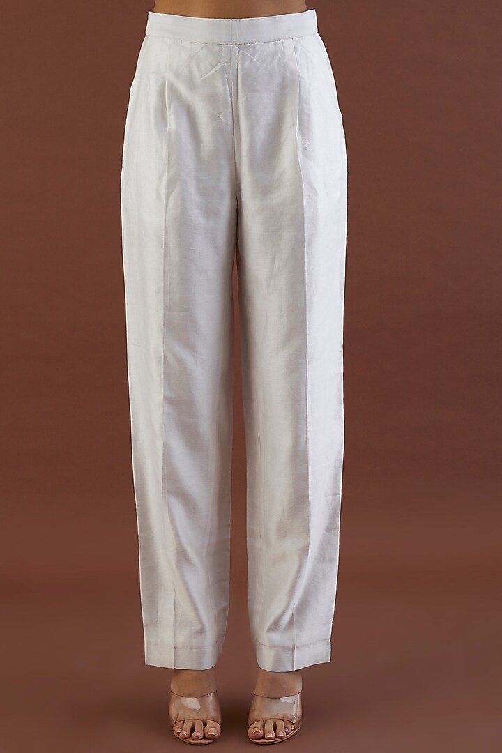 White Embroidered Kurta Set by Metamorphs at Pernia's Pop Up Shop