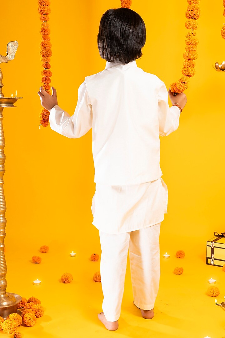 Off-White Cotton Silk Hand Embroidered Bundi Jacket Set For Boys by Metaphor Kids at Pernia's Pop Up Shop
