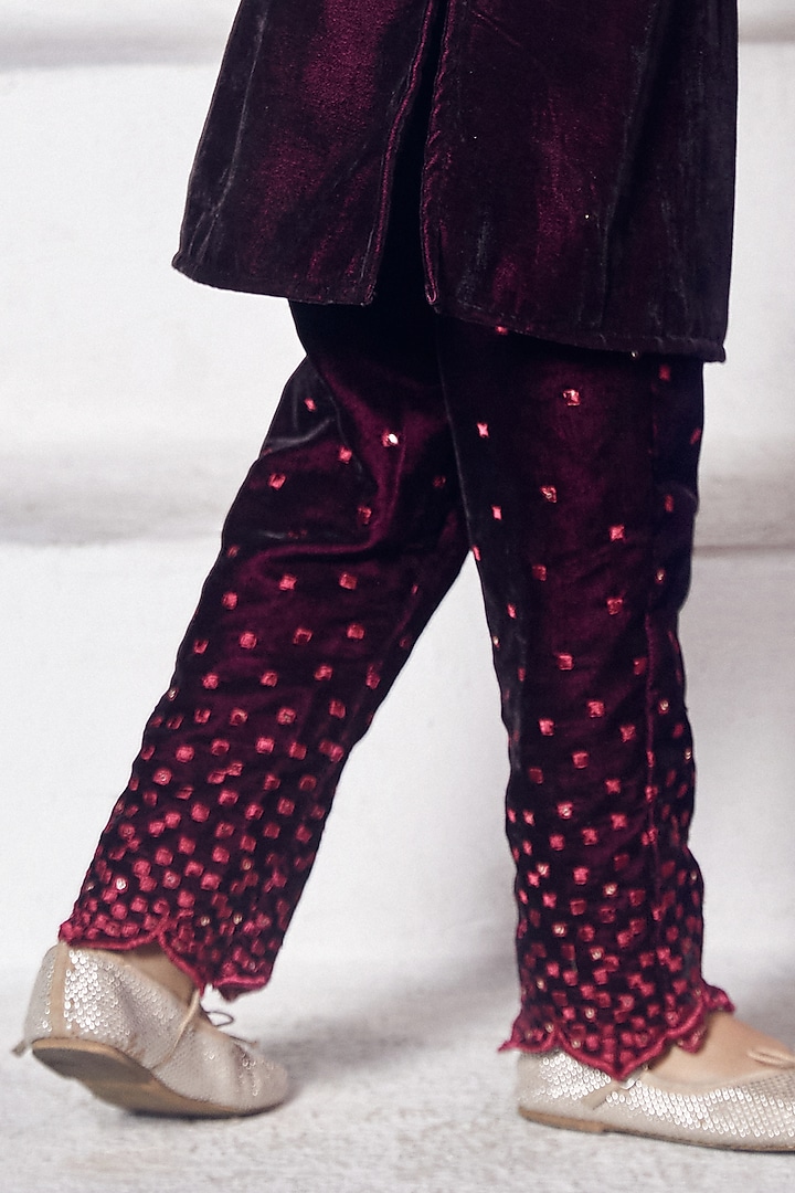 Scarlet Wine Velvet Embroidered Kurta Set For Girls by Mei & Zu at Pernia's Pop Up Shop