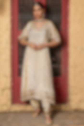 Gold Banarasi Silk Tissue Blend Embroidered Kurta Set For Girls by Mei & Zu at Pernia's Pop Up Shop