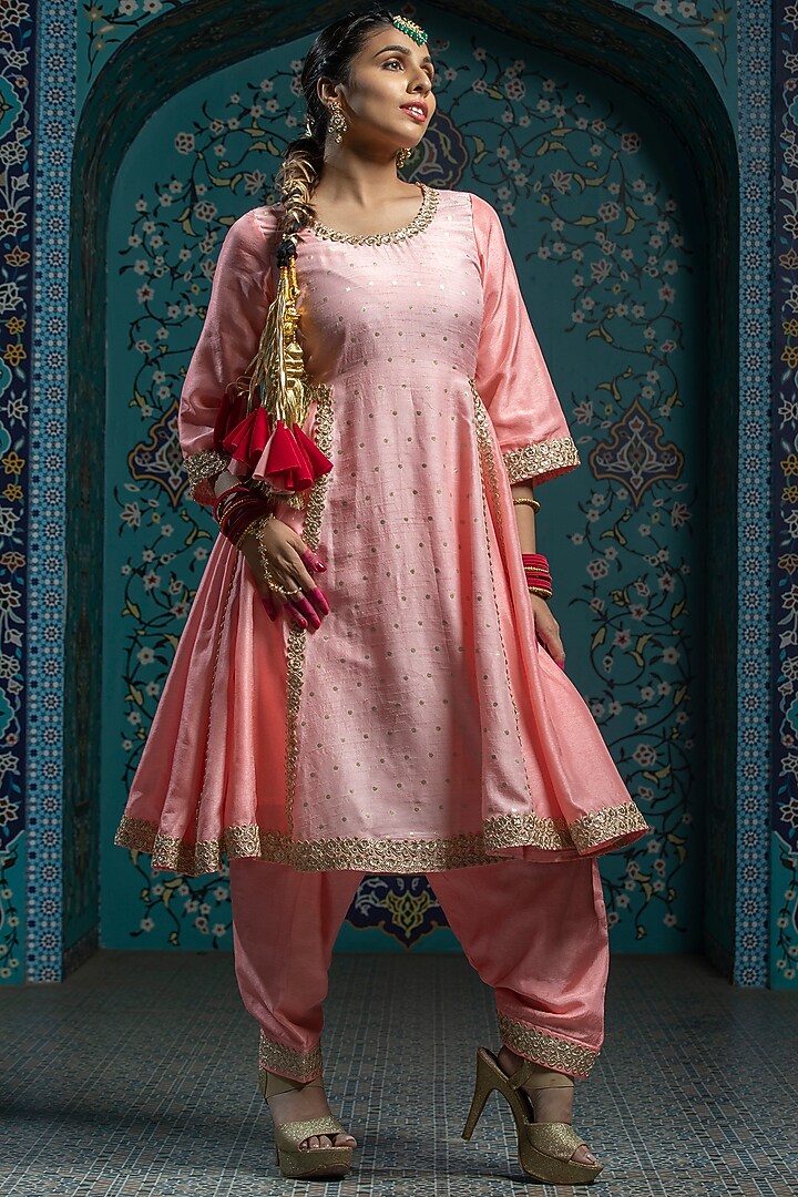 Salmon Pink Silk Brocade Flared Kurta Set For Girls by Mei & Zu at Pernia's Pop Up Shop
