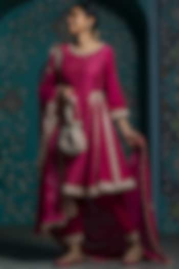 Fuchsia Pink Silk Brocade Tikki Flared Kurta Set For Girls by Mei & Zu at Pernia's Pop Up Shop