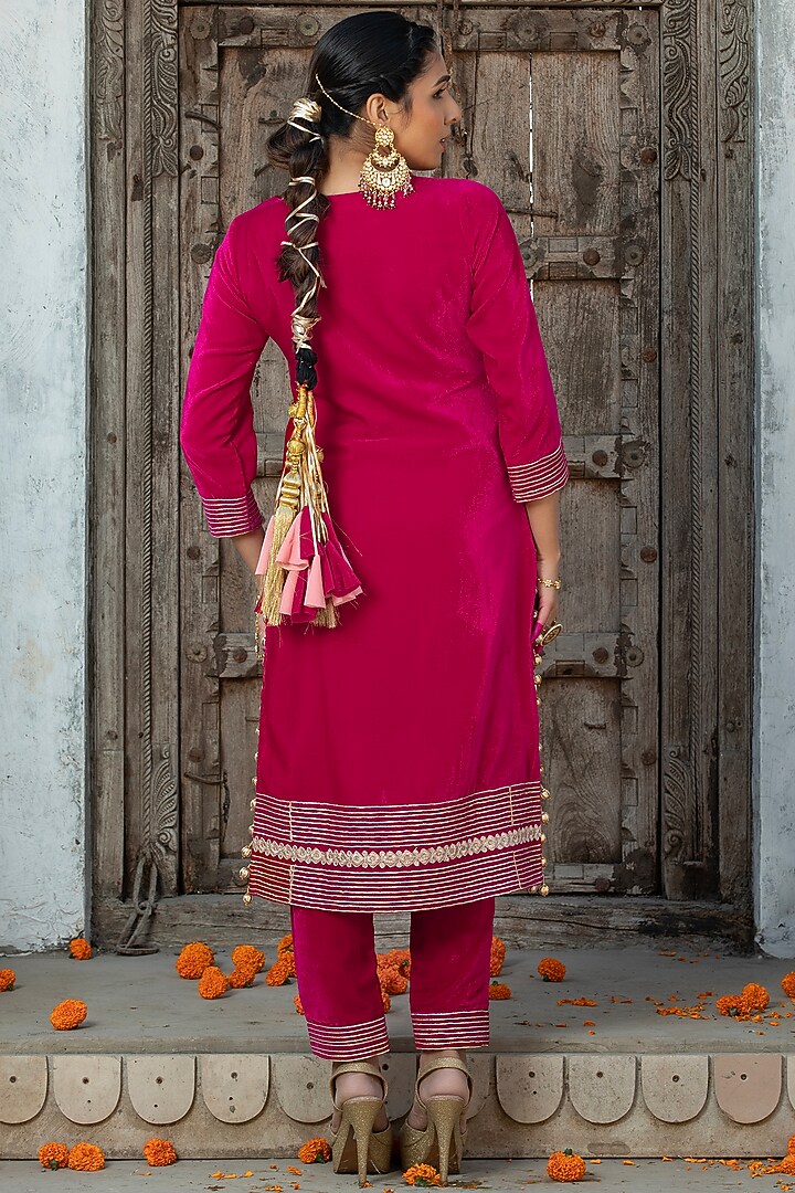 Fuchsia Pink Velvet Embroidered Kurta Set For Girls by Mei & Zu at Pernia's Pop Up Shop