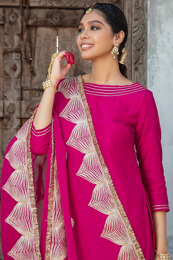 Fuchsia Pink Velvet Gota Embroidered Kurta Set For Girls by Mei & Zu at Pernia's Pop Up Shop