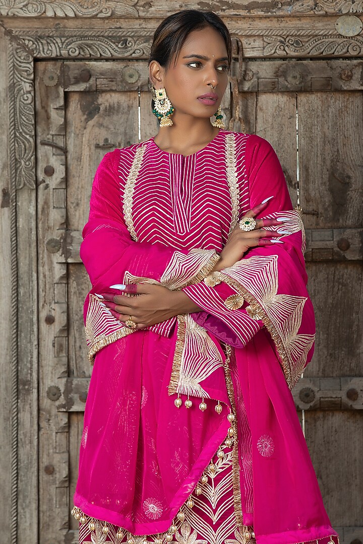 Fuchsia Pink Velvet Gota Embroidered Kurta Set For Girls by Mei & Zu at Pernia's Pop Up Shop