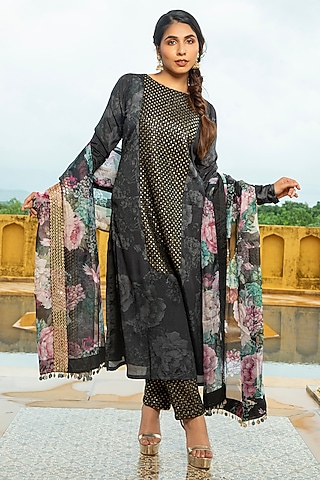Black Georgette Printed & Embroidered Kurta Set For Girls by Mei & Zu
