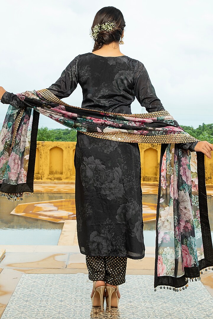 Black Georgette Printed & Embroidered Kurta Set For Girls by Mei & Zu at Pernia's Pop Up Shop
