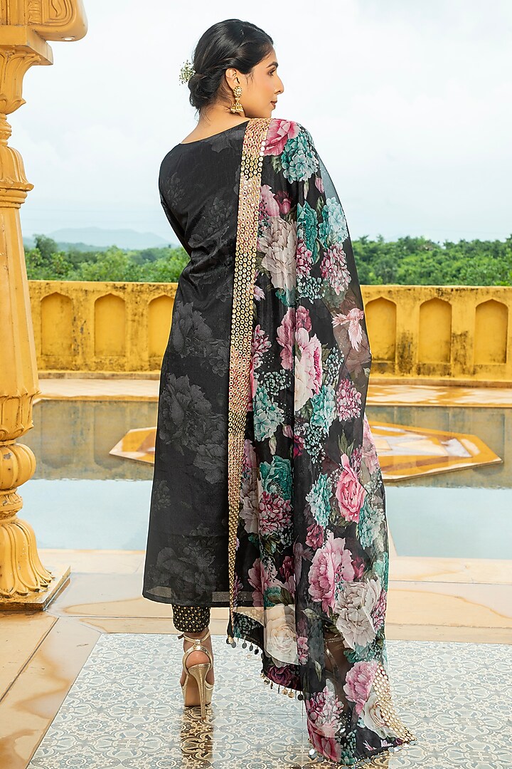 Black Georgette Printed & Embroidered Kurta Set For Girls by Mei & Zu at Pernia's Pop Up Shop