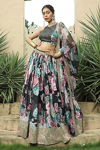 Black Georgette Printed & Embellished Lehenga Set For Girls by Mei & Zu