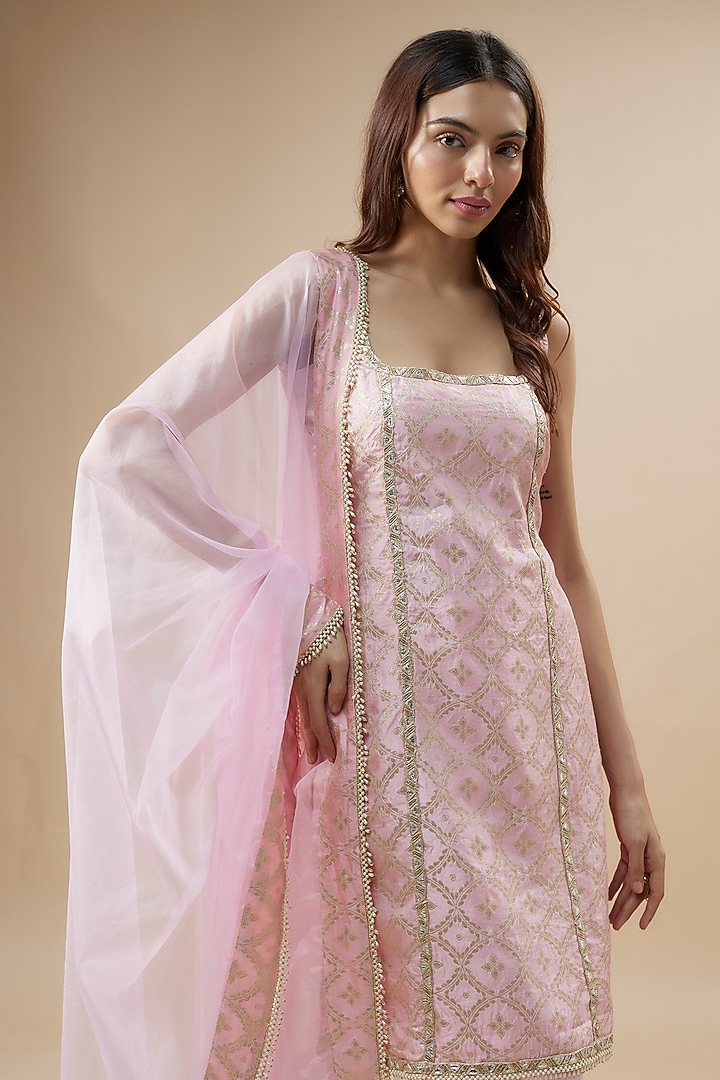 Blush Pink Brocade Lace Kurta Set For Girls by Mei & Zu at Pernia's Pop Up Shop