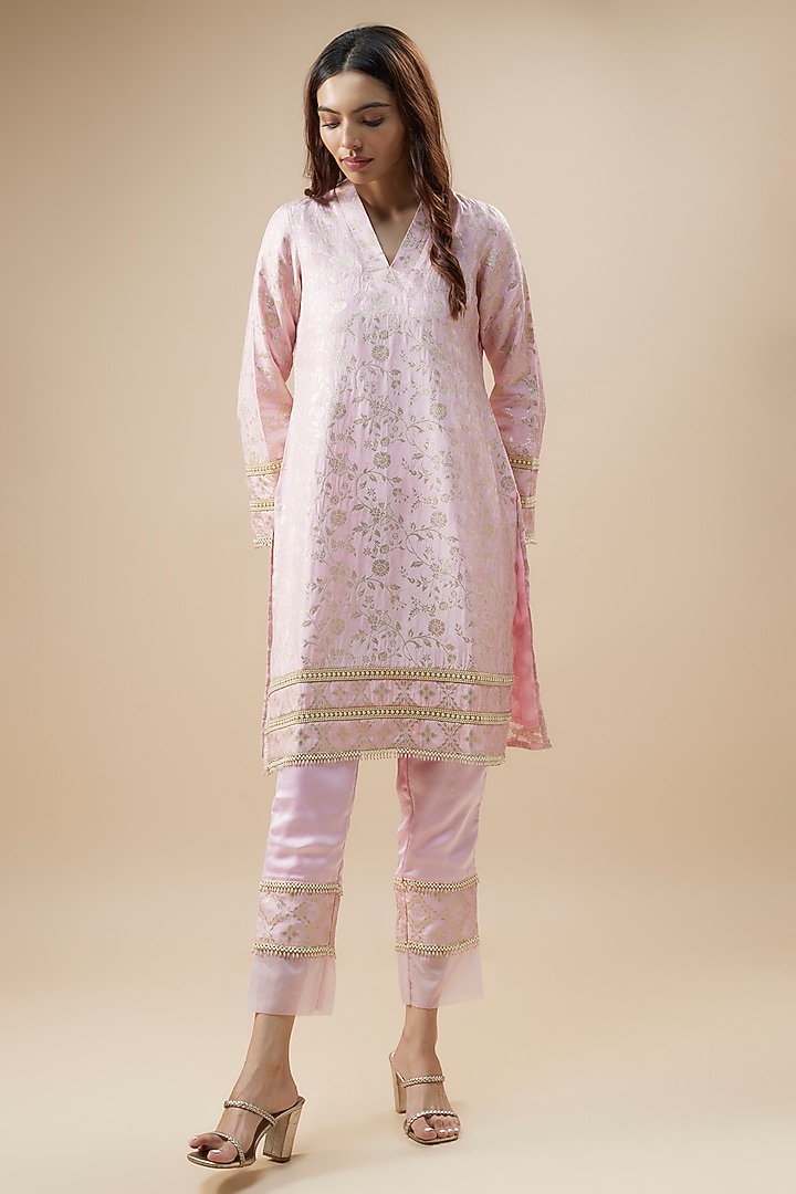Blush Pink Brocade Lace Kurta Set For Girls by Mei & Zu at Pernia's Pop Up Shop