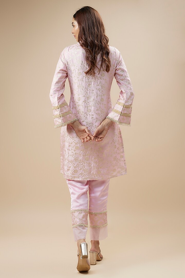 Blush Pink Brocade Lace Kurta Set For Girls by Mei & Zu at Pernia's Pop Up Shop