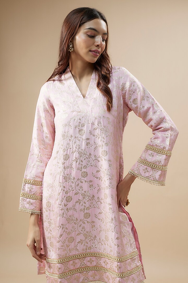 Blush Pink Brocade Lace Kurta Set For Girls by Mei & Zu at Pernia's Pop Up Shop
